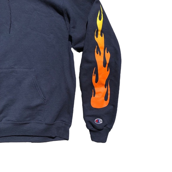 Champion X Kylie - Picture 3 of 7